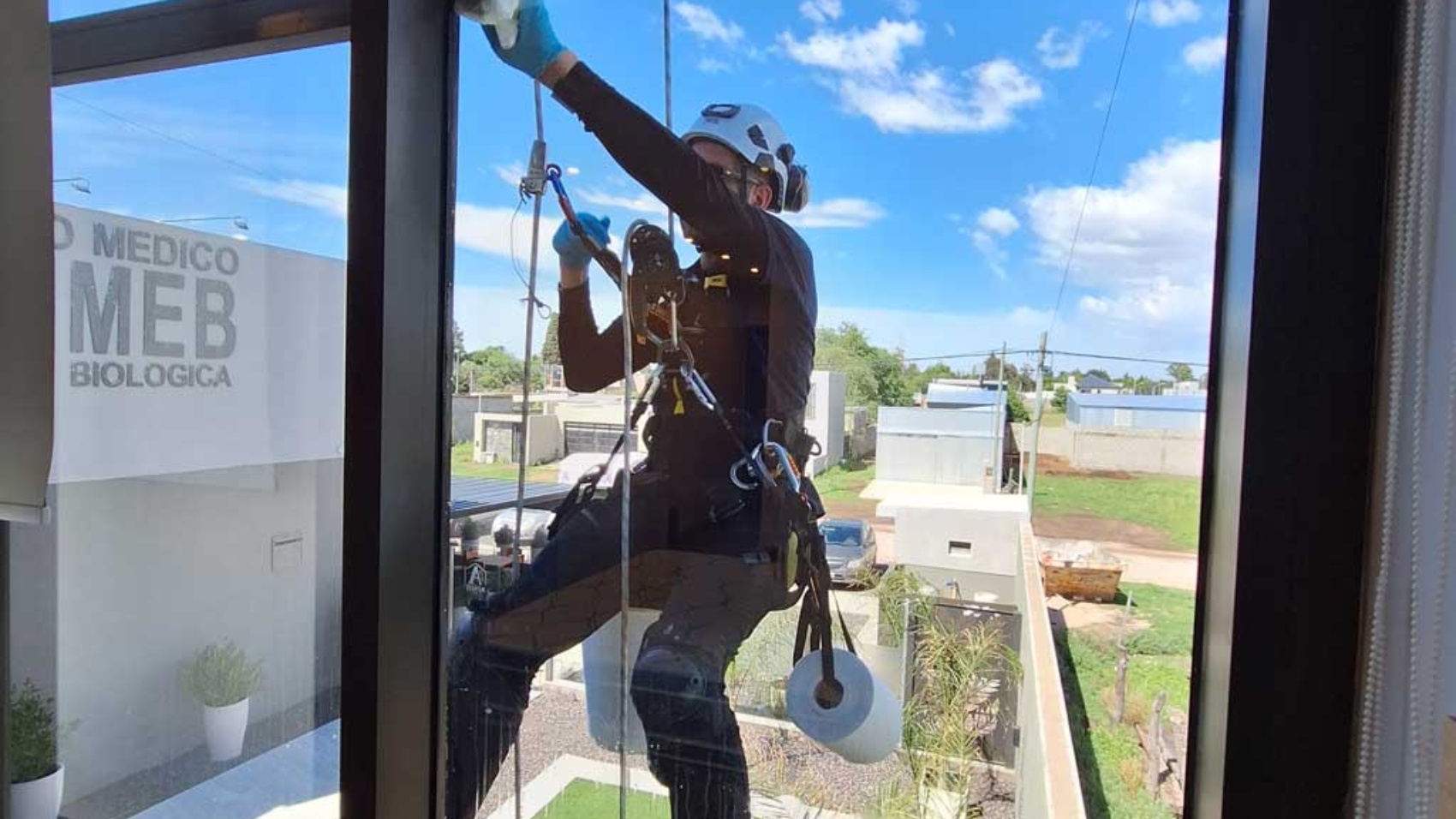 WhatsApp-Image-2023-11-15-at-18.14